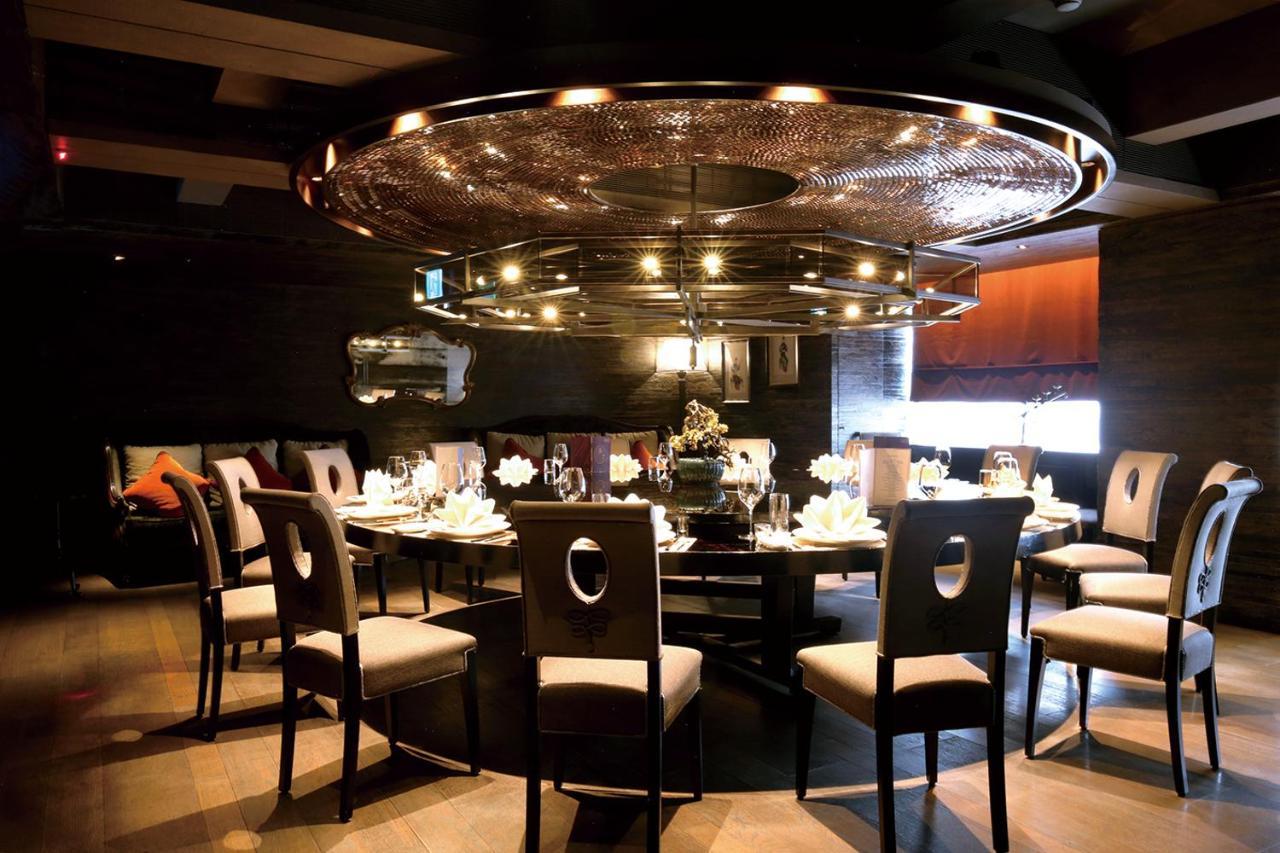 فندق باليه دو شاين تايبيه المظهر الخارجي الصورة The interior of a restaurant in the Grand Hyatt Hotel, Mumbai