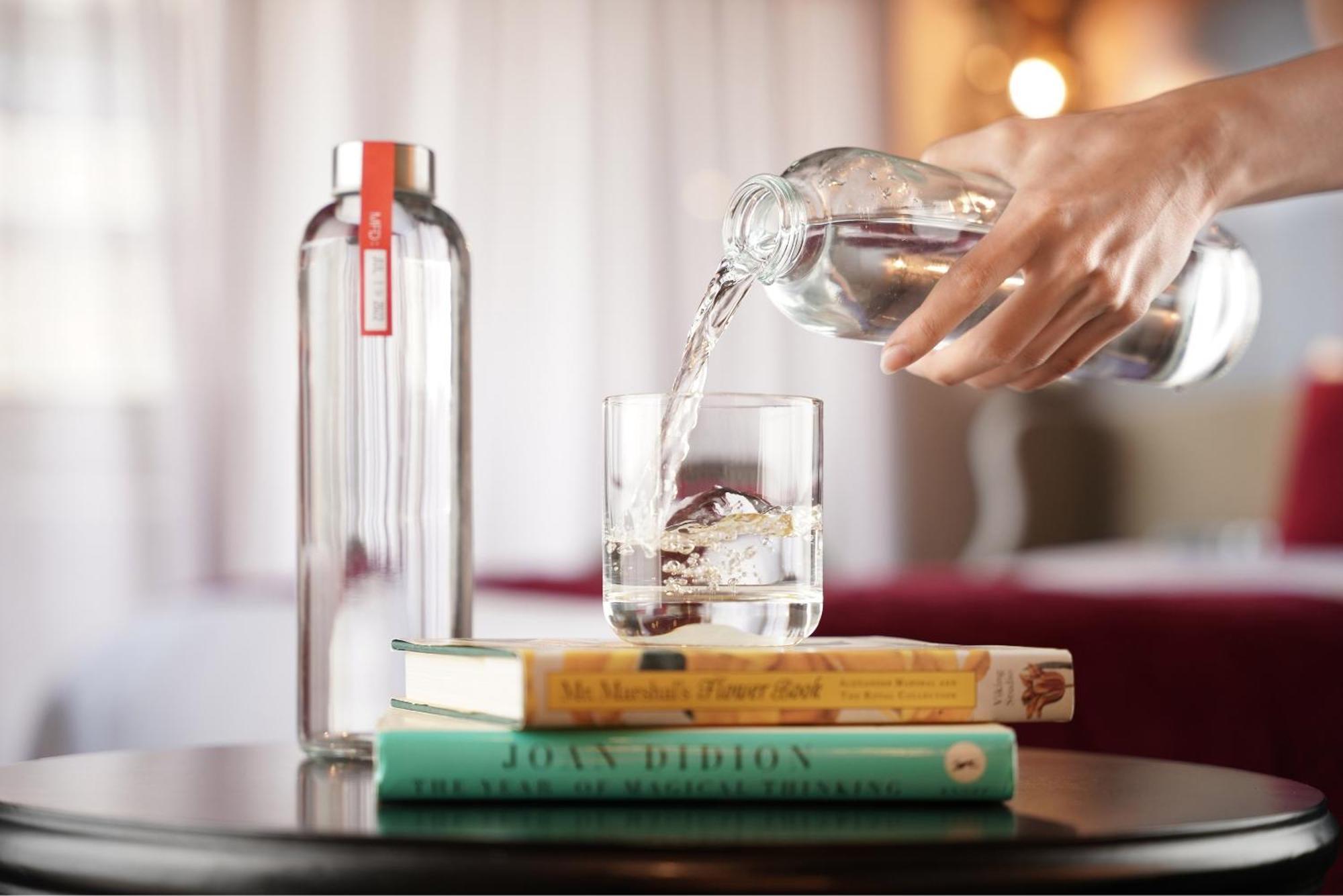 فندق باليه دو شاين تايبيه المظهر الخارجي الصورة A glass of water